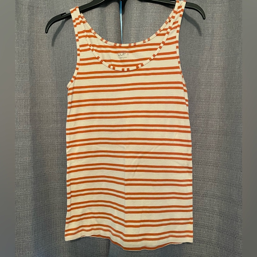 Basic cotton tank. Good used condition.